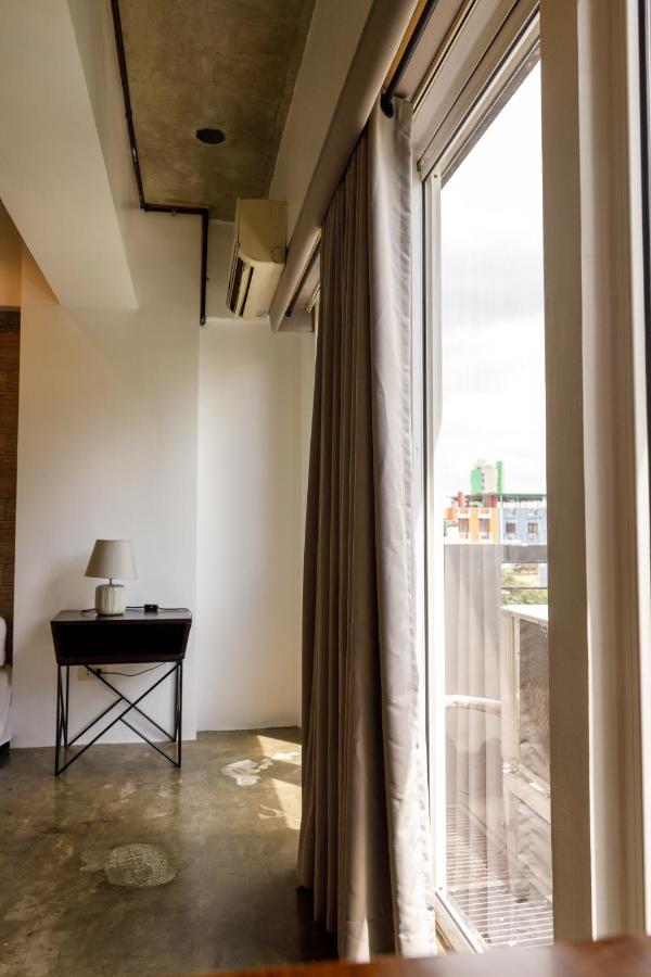 5880 Enriquez Residences Manila Luaran gambar