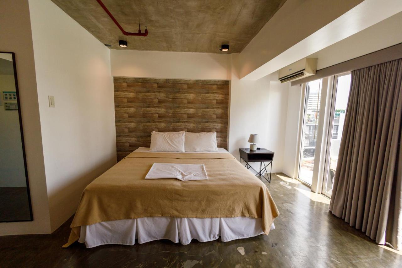 5880 Enriquez Residences Manila Luaran gambar