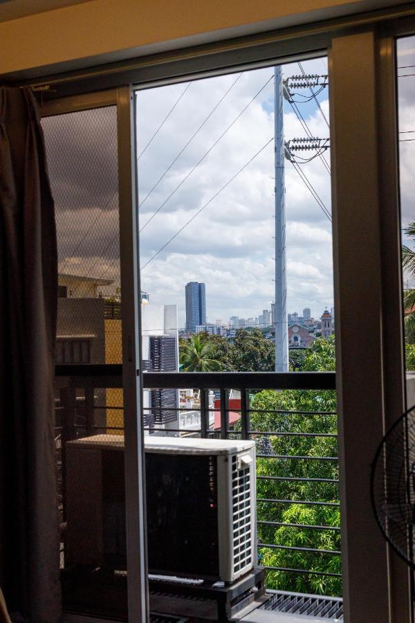 5880 Enriquez Residences Manila Luaran gambar