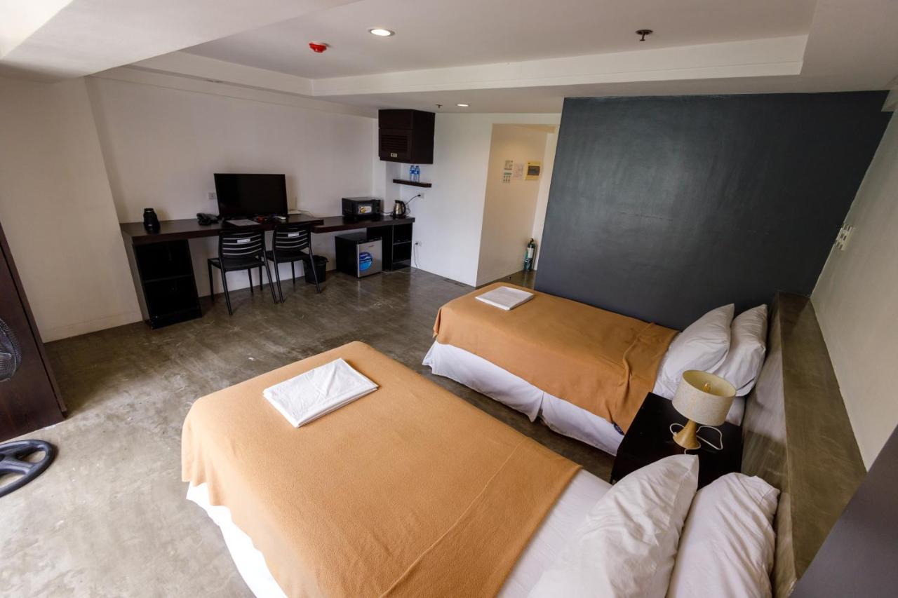 5880 Enriquez Residences Manila Luaran gambar