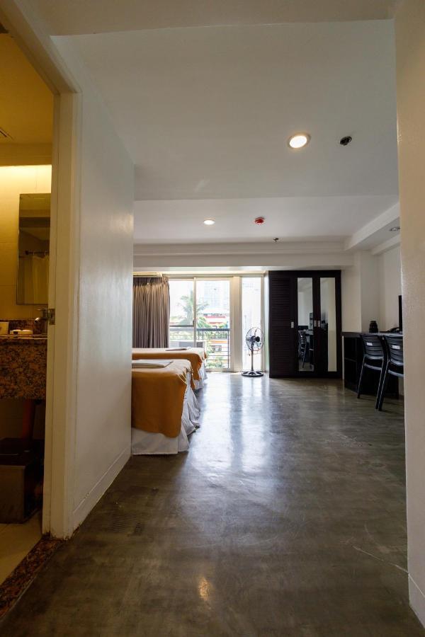 5880 Enriquez Residences Manila Luaran gambar