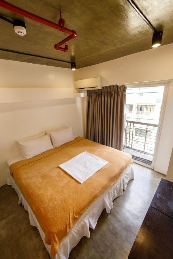 5880 Enriquez Residences Manila Luaran gambar