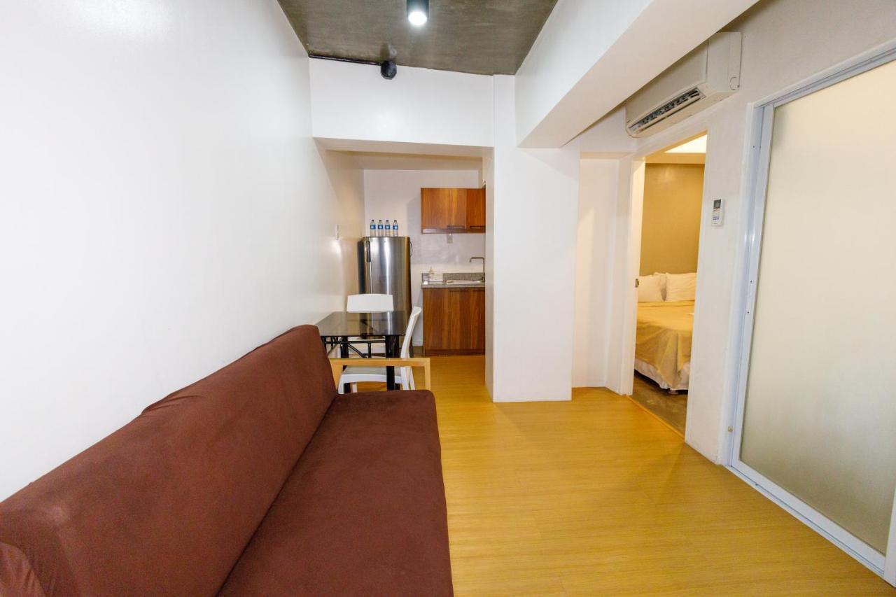 5880 Enriquez Residences Manila Luaran gambar
