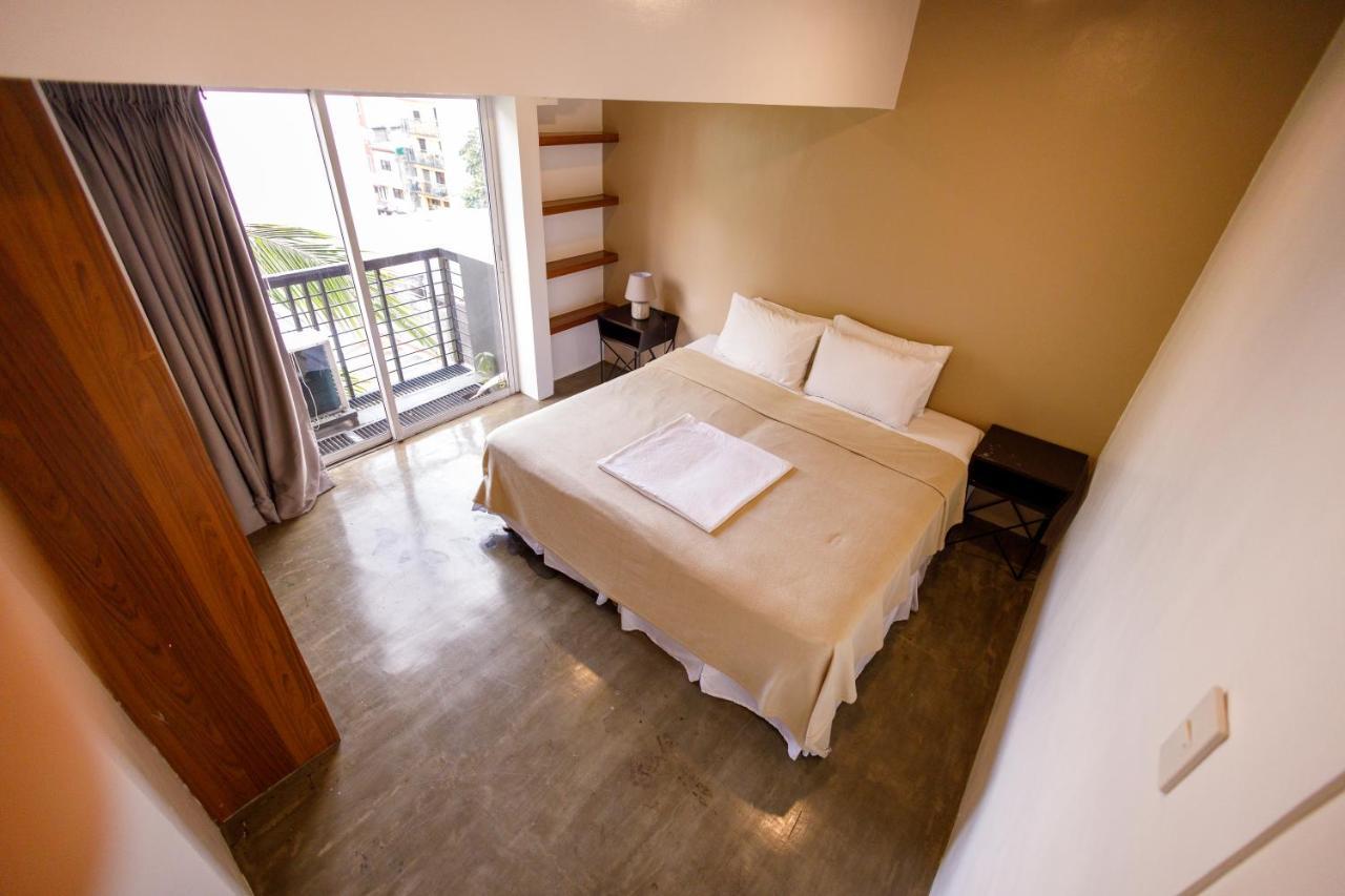 5880 Enriquez Residences Manila Luaran gambar