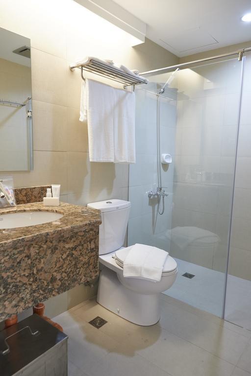 5880 Enriquez Residences Manila Luaran gambar